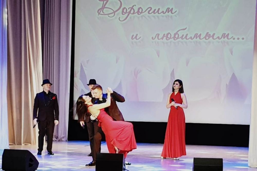 «Акапелла Экспресс» выступила в Щёлковском театре с программой «Дорогим и любимым»